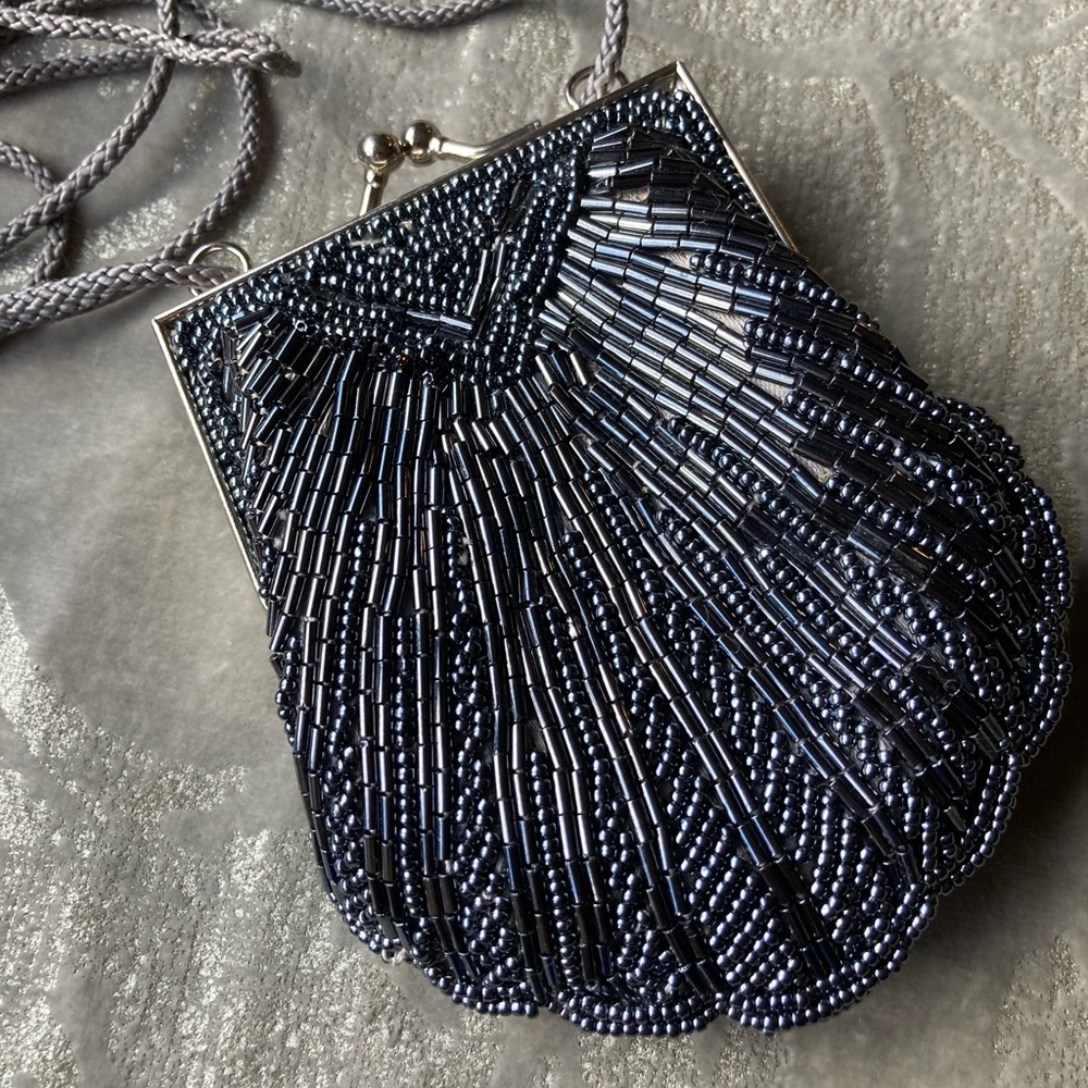 Silver Beaded Shell purse Vintage